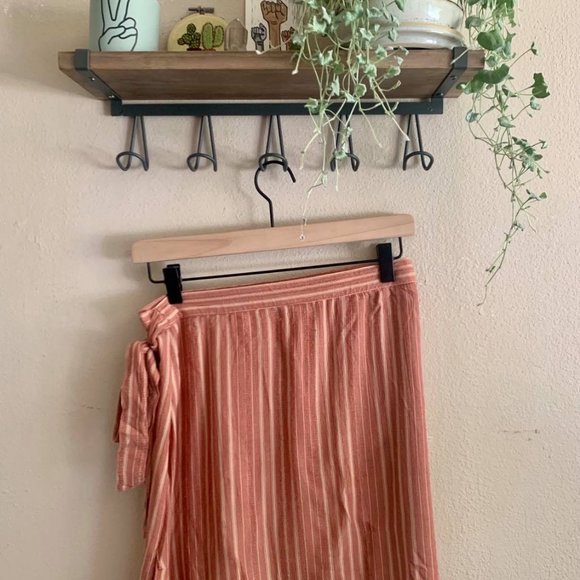 Striped tie front mini skirt - Picture 2 of 7